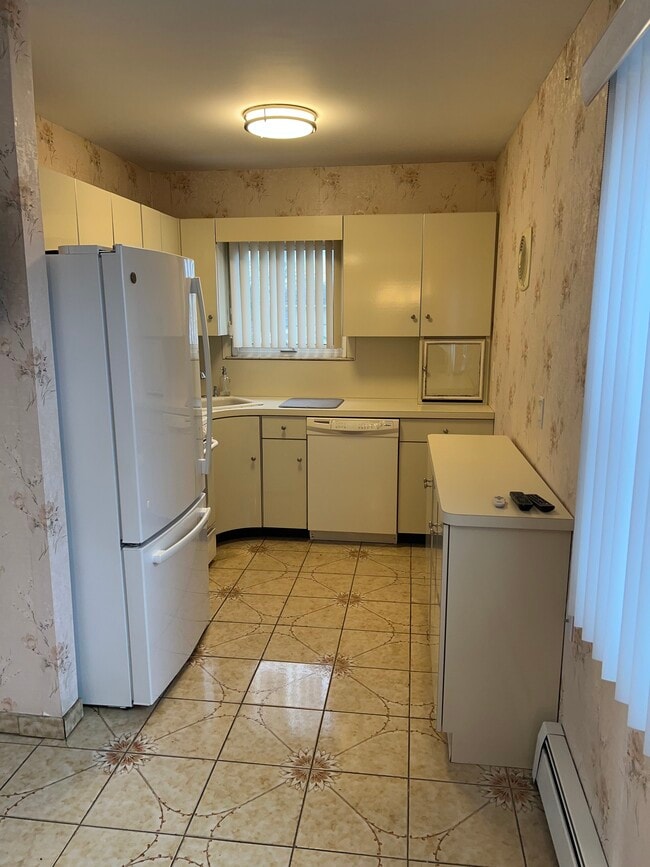 1454 Kiefer Ave, Unit 2