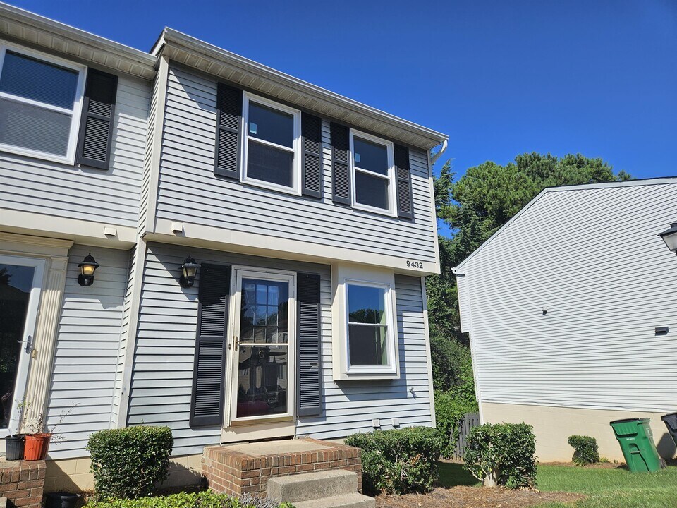 9432 Lexington Cir in Charlotte, NC - Building Photo