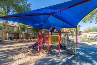 Steeple Chase in Peoria, AZ - Foto de edificio - Building Photo