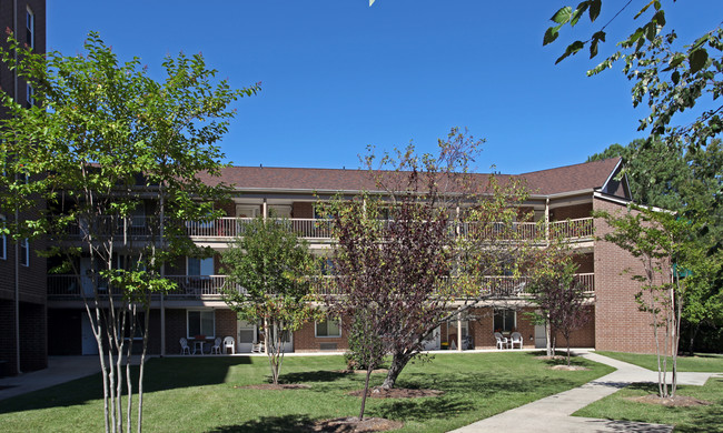 Lakeside Apartments in Columbia, SC - Building Photo - Building Photo