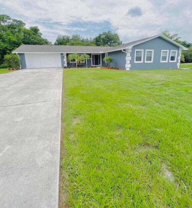 property at 2118 SE Morningside Blvd