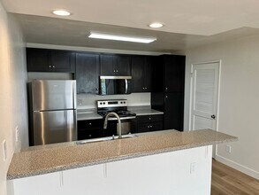 5104-5112 Cape May Pl in San Diego, CA - Building Photo - Building Photo