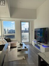 1005 Dundas St E in Oakville, ON - Building Photo - Building Photo