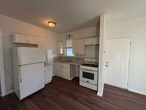 1027 Yale St in Akron, OH - Building Photo - Building Photo