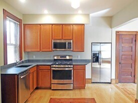 18 Aldersey St, Unit 22 in Somerville, MA - Building Photo