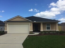 372 W New England Dr in Elkton, FL - Building Photo