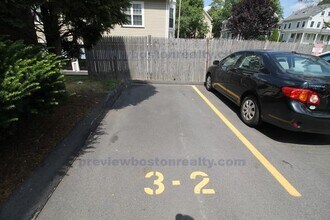 107 Spring St, Unit 3-2 in Watertown, MA - Building Photo - Building Photo