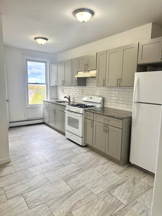 289 Bergen Ave in Jersey City, NJ - Building Photo