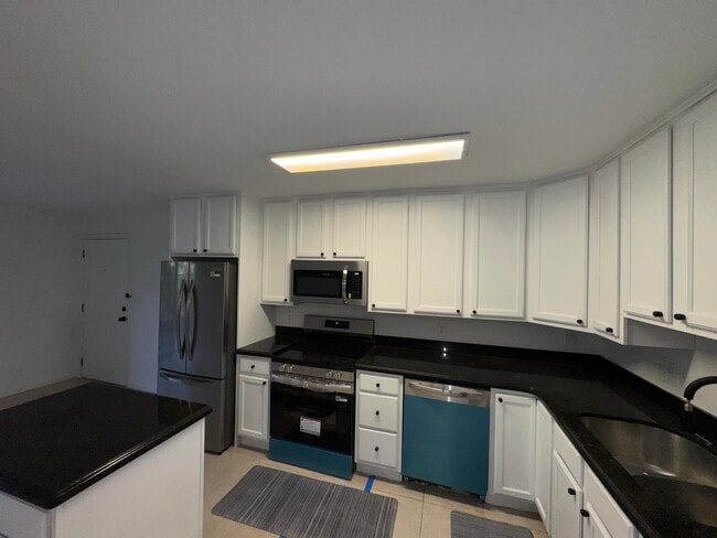 110 N Lakeside Dr in Lake Worth Beach, FL - Building Photo - Building Photo