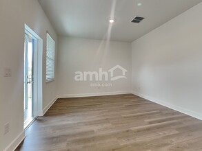 37941 Dusty Saddle Ln in Zephyrhills, FL - Foto de edificio - Building Photo