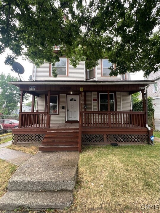 751 Dewey Ave in Rochester, NY - Building Photo