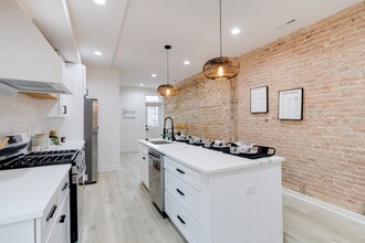 2 E 26th St in Baltimore, MD - Building Photo - Building Photo
