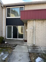 8235 Karam Blvd in Warren, MI - Building Photo