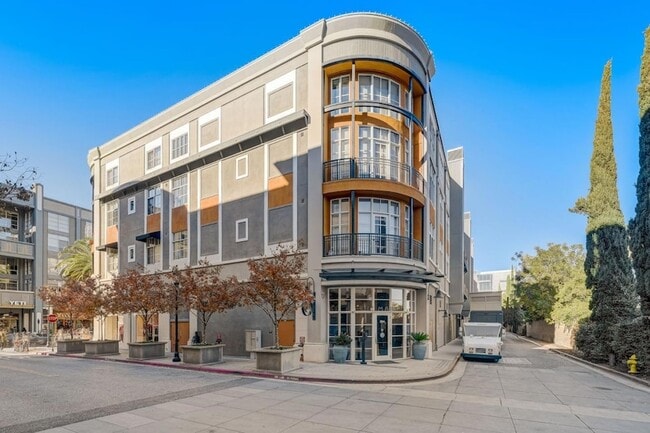334 Santana Row in San Jose, CA - Building Photo - Building Photo