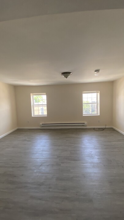 426 Morris St, Unit 3 in Philadelphia, PA - Building Photo