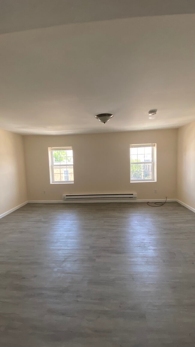 426 Morris St, Unit 3