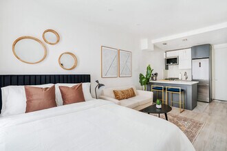 1597 York Ave in New York, NY - Building Photo - Building Photo