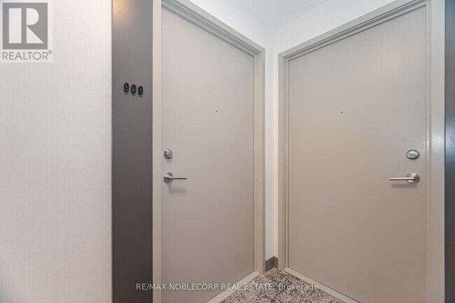 260 Malta Ave. in Brampton, ON - Building Photo - Building Photo