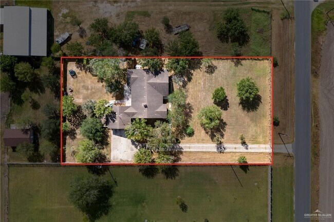 24403 Pennsylvania Ave in San Benito, TX - Foto de edificio - Building Photo