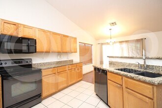 20014 N 3rd Ave in Phoenix, AZ - Foto de edificio - Building Photo