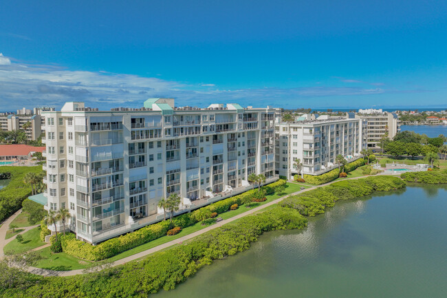 HarbourSide Condos At South Pasadena in South Pasadena, FL - Building Photo - Building Photo