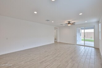 17368 W Smoketree Dr in Surprise, AZ - Building Photo - Building Photo
