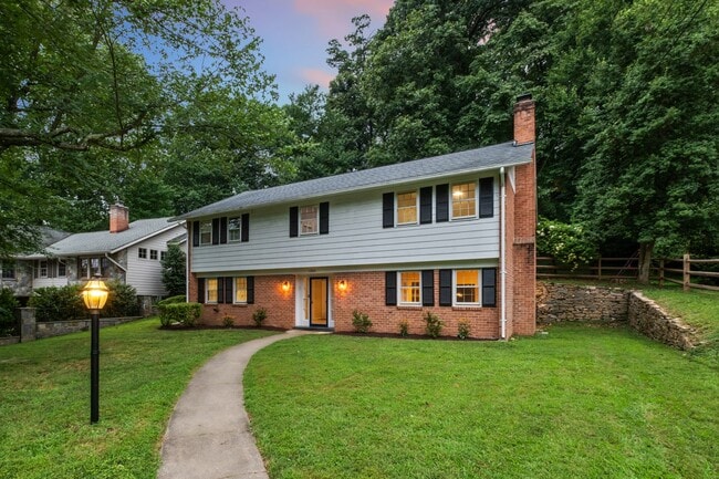 property at 11506 Stonewood Ln