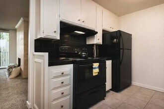 Elan Bella Mer Coronado in Coronado, CA - Building Photo - Building Photo