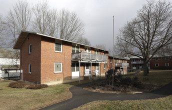 Union Court in Dover, NH - Building Photo - Building Photo