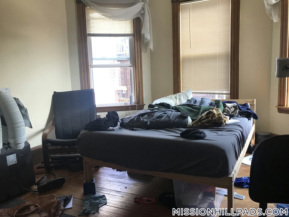 6 Carmel St in Boston, MA - Building Photo
