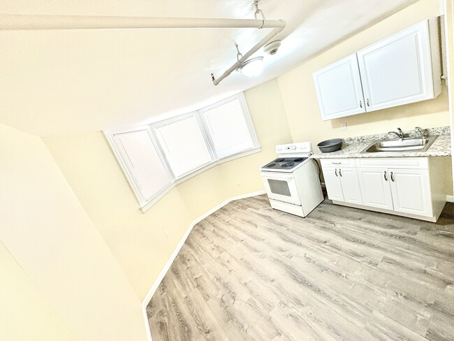 135 W Main St in Waterbury, CT - Building Photo - Building Photo