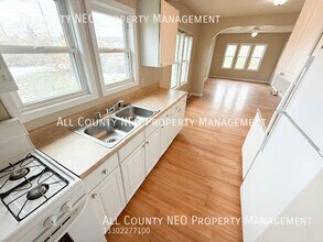 1247 Grand Blvd in Barberton, OH - Building Photo - Building Photo