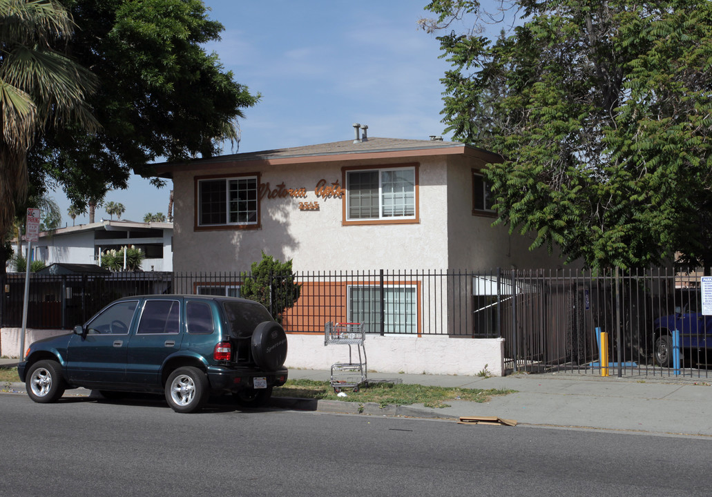 Victoria Apartments in Riverside, CA - Foto de edificio