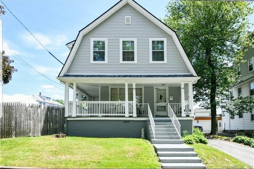 45 Ponham St in Waterbury, CT - Foto de edificio