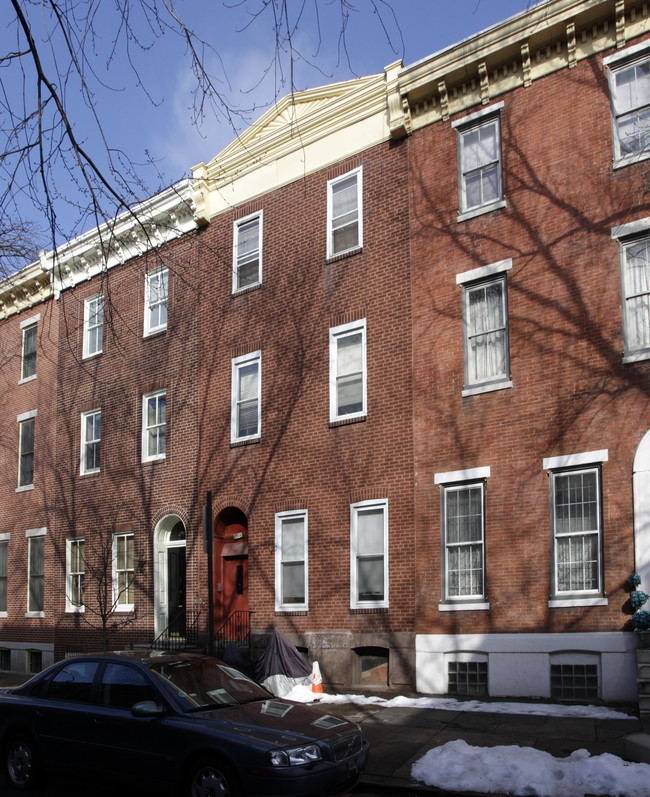 1921 Wallace St in Philadelphia, PA - Foto de edificio - Building Photo