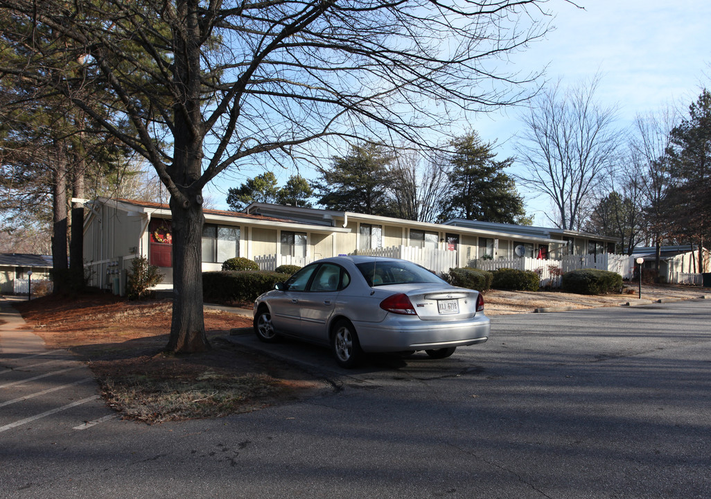 Harmony Woods in Lawrenceville, GA - Building Photo