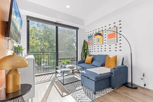 338 NE 2nd St in Minneapolis, MN - Building Photo