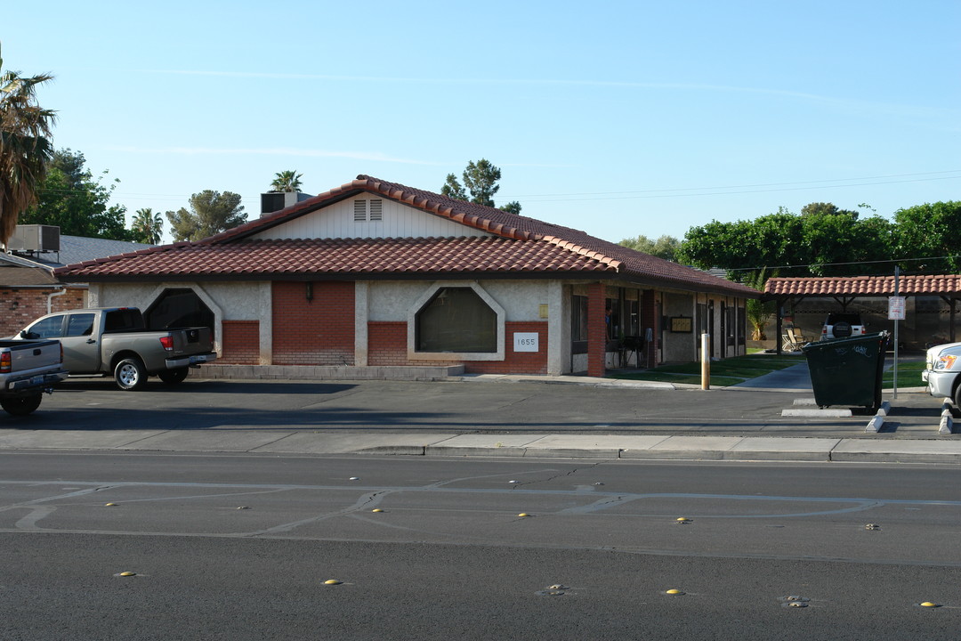 1655 E Harmon Ave in Las Vegas, NV - Foto de edificio