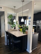 7010 Dennison St in San Diego, CA - Foto de edificio - Building Photo