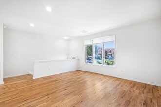 92 E Blackwell St in Dover, NJ - Building Photo - Building Photo