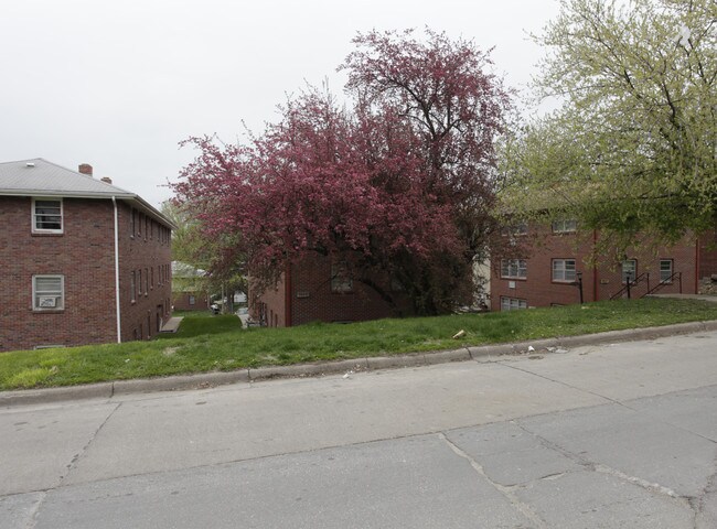 1019 N 48th Ave in Omaha, NE - Foto de edificio - Building Photo