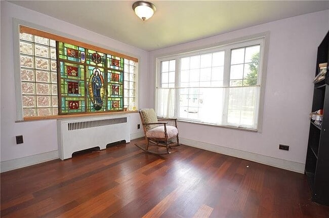 property at 4738 Friendship Ave