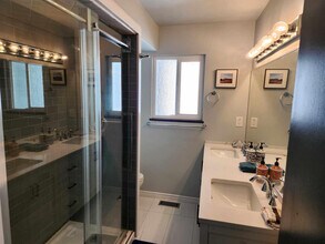 4319 Beatrice St in Vancouver, BC - Building Photo - Building Photo