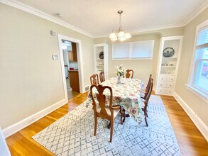 2334 Noble Rd in Cleveland Heights, OH - Foto de edificio - Building Photo