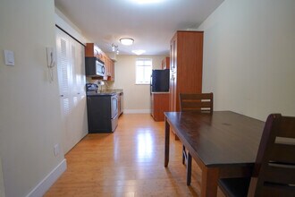 611 Westgate Ave, Unit A in University City, MO - Foto de edificio - Building Photo