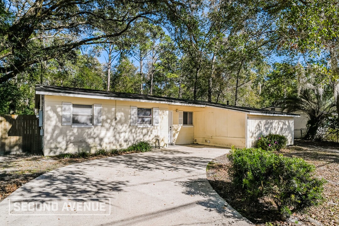 5111 Arrowsmith Rd in Jacksonville, FL - Foto de edificio