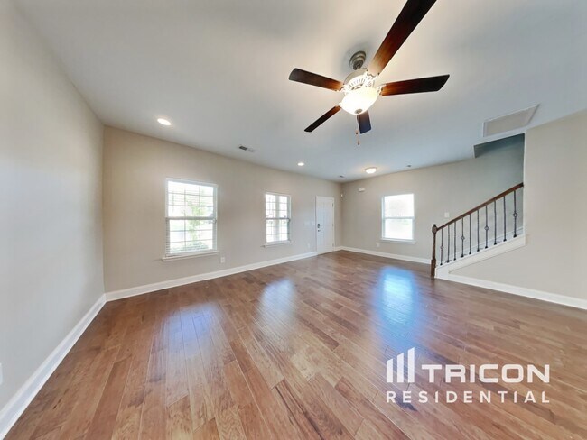 271 Cloverbrook Way in Gallatin, TN - Foto de edificio - Building Photo