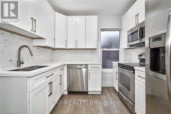 734 Cannon St E in Hamilton, ON - Building Photo - Building Photo