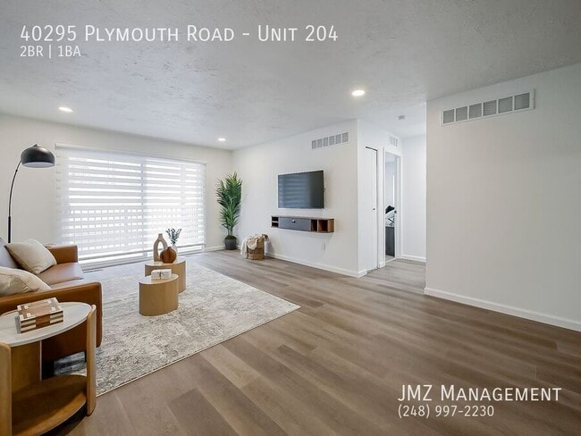 40295 Plymouth Rd in Plymouth, MI - Foto de edificio - Building Photo