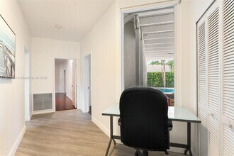 12525 SW 72nd Ave in Miami, FL - Building Photo - Building Photo